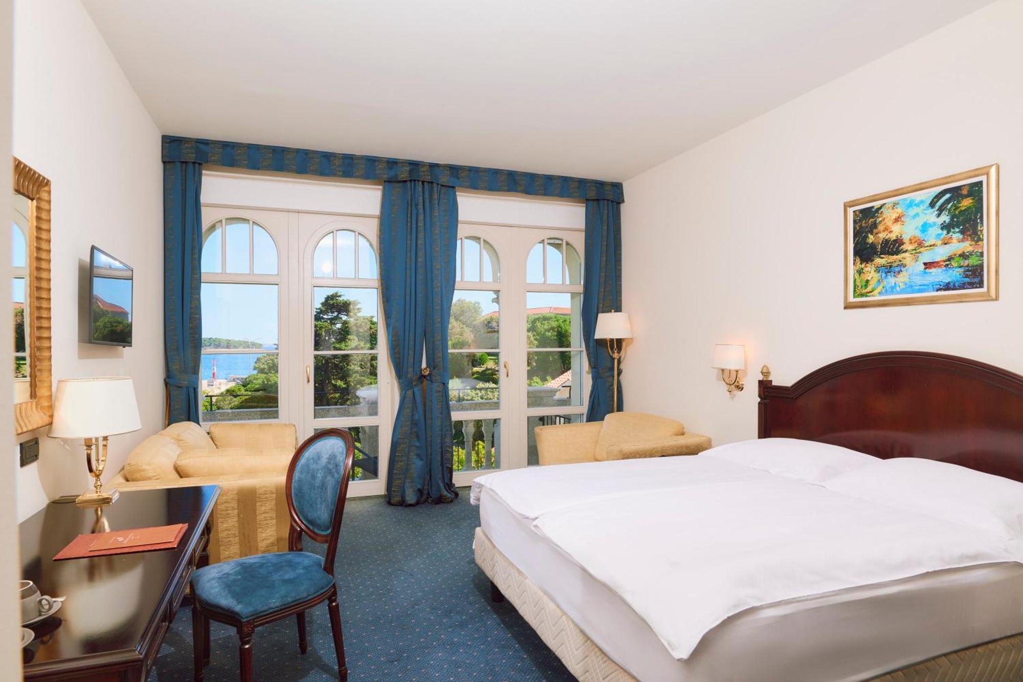 Arbiana Heritage Hotel 4*