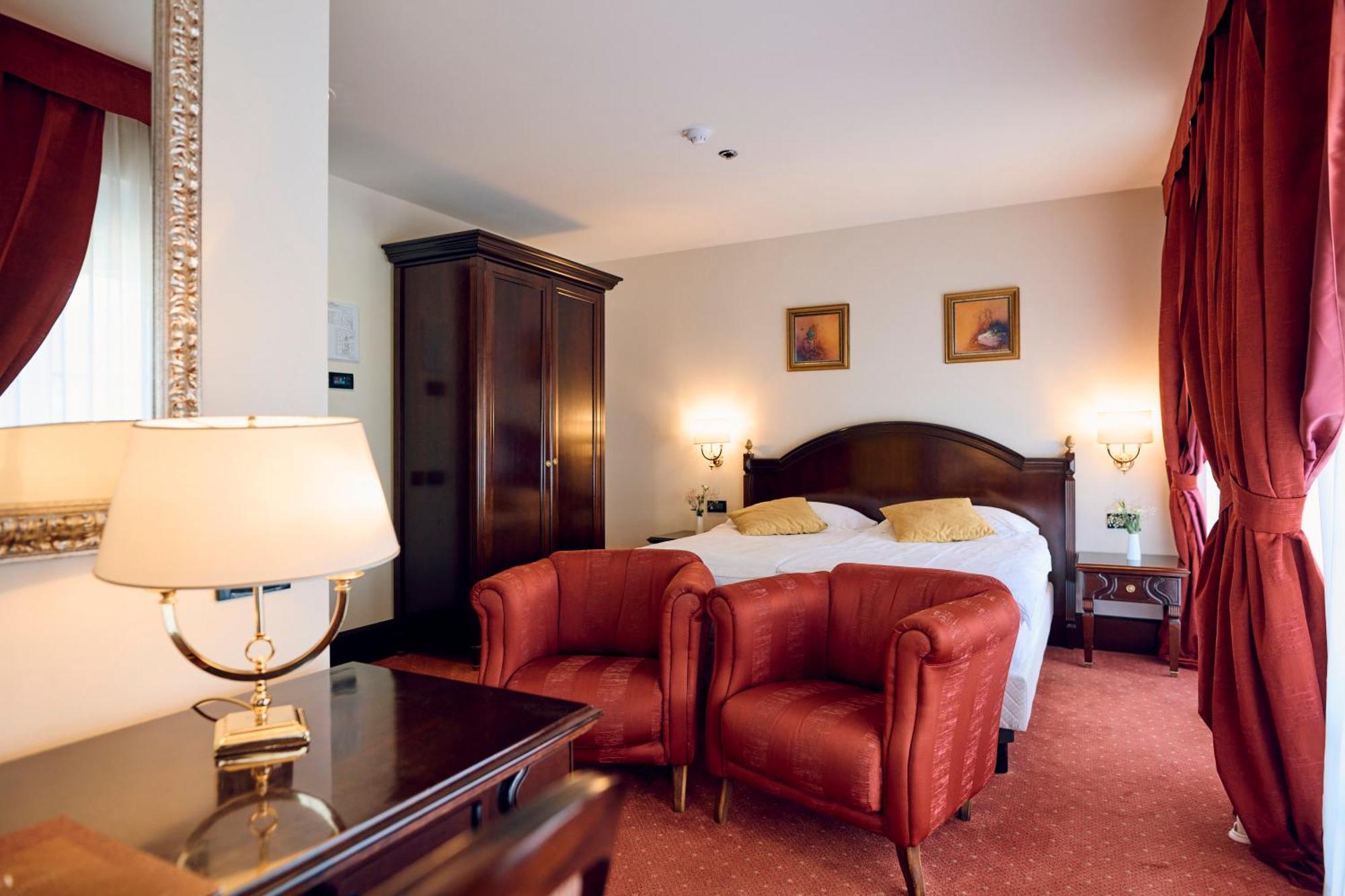 Arbiana Heritage 4*