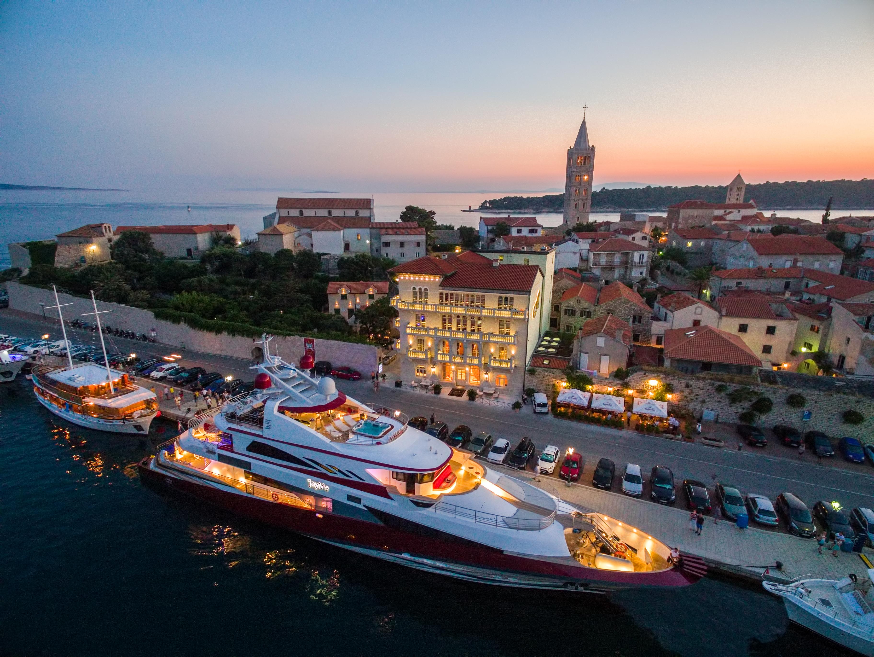 Arbiana Heritage Hotel 4*